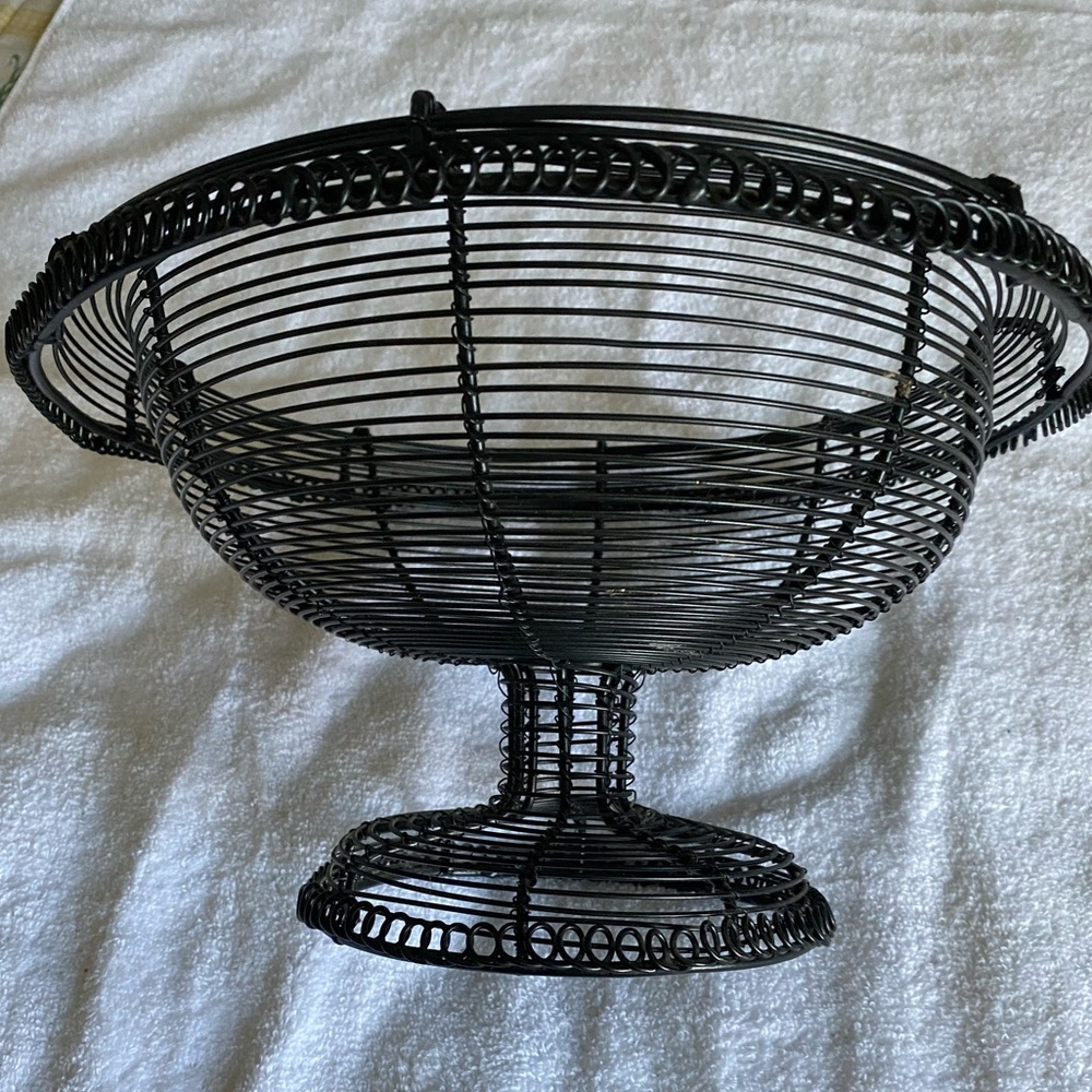 Wire fruit basket.